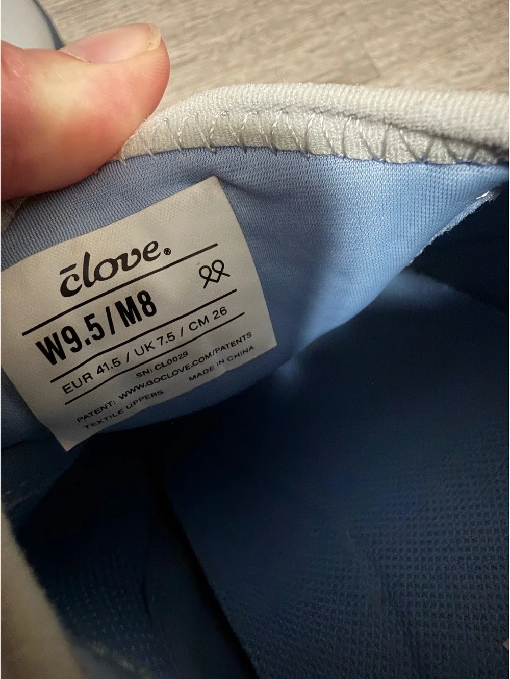 Clove Nursing Sneakers